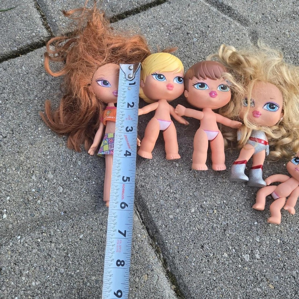 Bratz little dolls lot of 5. Odor! Nude. No accessories - Picture 6 of 8